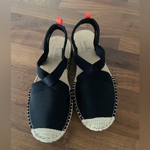 Black espadrille style sandal flats SeaStar water shoes size 7